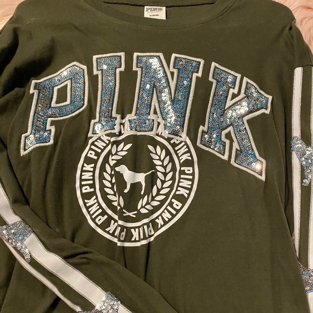 pink shirt !